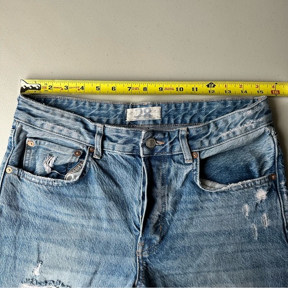WE THE FREE Distressed Cropped Straight Leg Button Fly Jeans Women’s Size 28 - Picture 6 of 8
